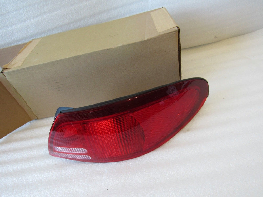 NEW NOS OEM 1998-2002 FORD ESCORT RIGHT TAIL LIGHT F8CZ-13404-EA