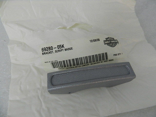 NOS NEW OEM HARLEY BRACKET SCRIP BADGE 69280-05K