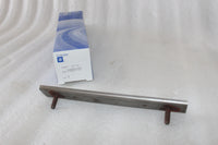 
              NOS OEM OLDSMOBILE 1990-1997 CUTLASS REINFORCEMENT ASSY. FRONT BUMPER 10091151
            