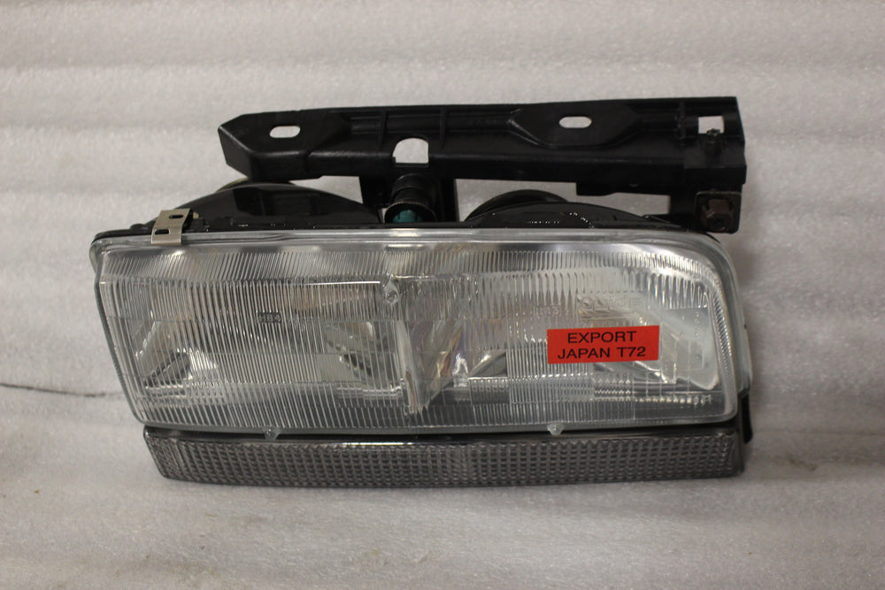 NEW OEM GM 1993-1996 BUICK PARK AVENUE HEADLAMP ASSEMBLY 16520858