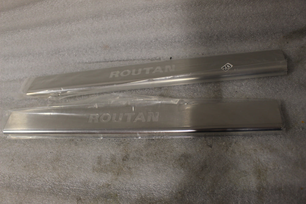 NEW OEM 2008-2013 VOLKSWAGEN ROUTAN DOOR SILL KIT W/ ROUTAN LOGO. 82211975