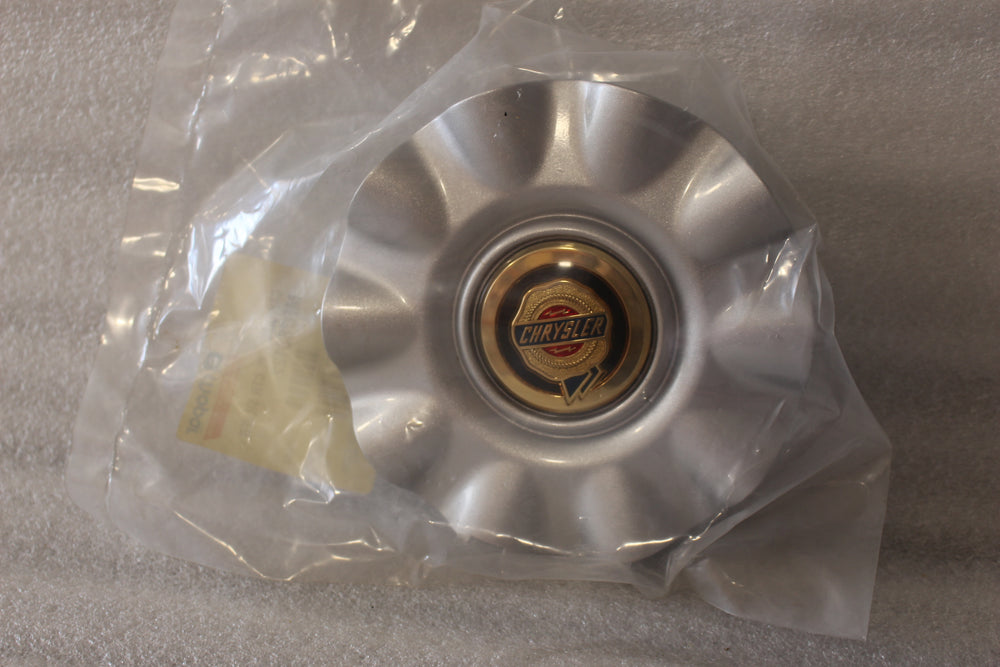 NOS NEW OEM 1998-2000 CHRYSLER SEBRING WHEEL CAP MR783122