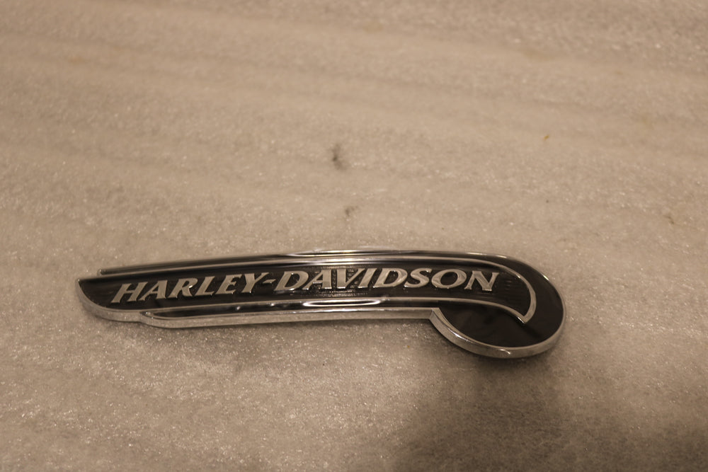 NOS NEW HARLEY MEDALLION,RH-F'TANK 14100703